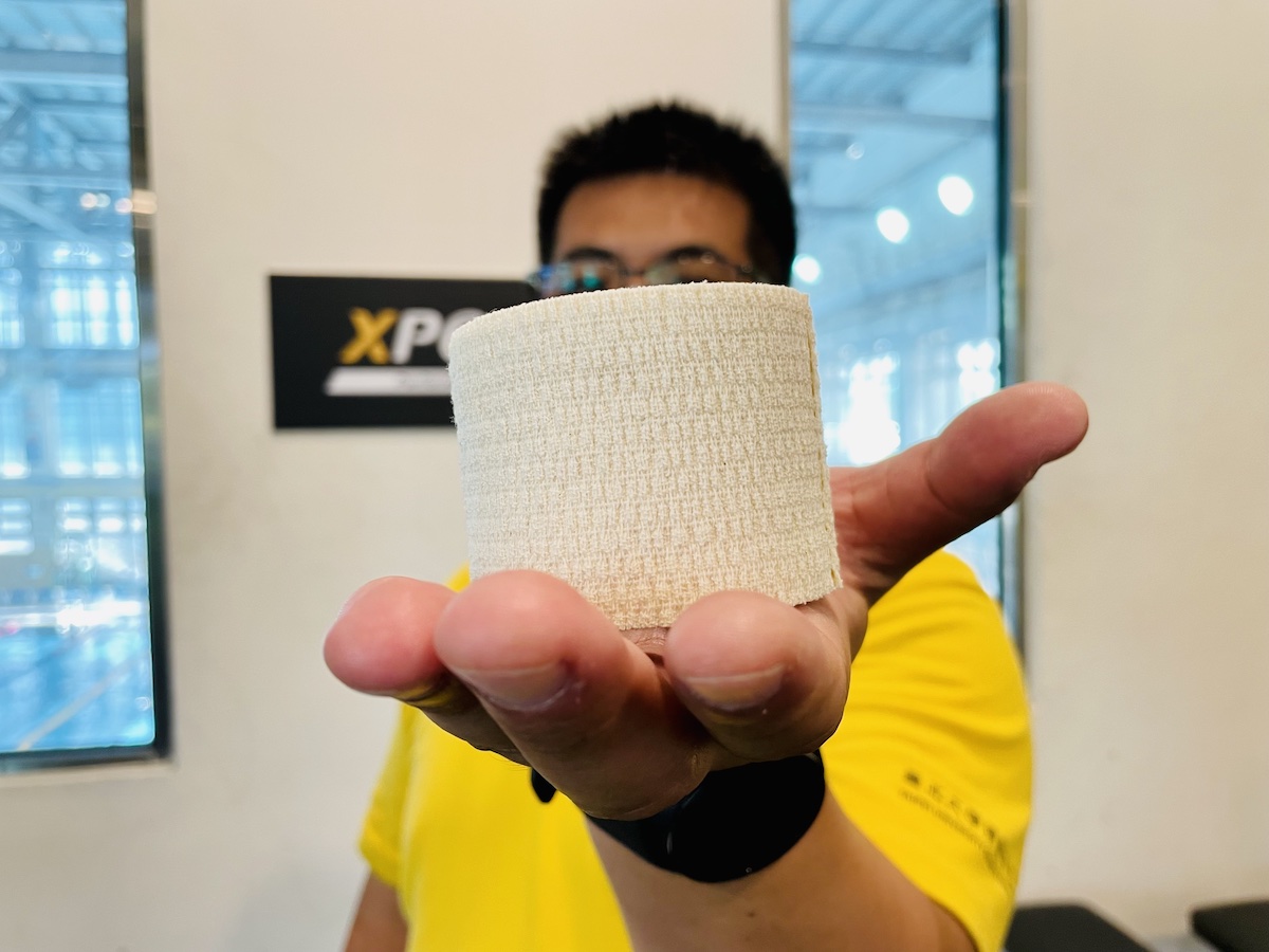 輕彈-運動貼布（或稱肌能貼紮、肌內效貼布