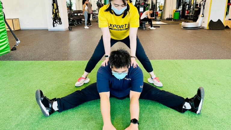 雙人伸展-手臂-背部