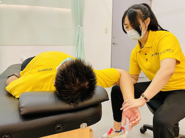 雙人伸展-選轉肌伸展外1