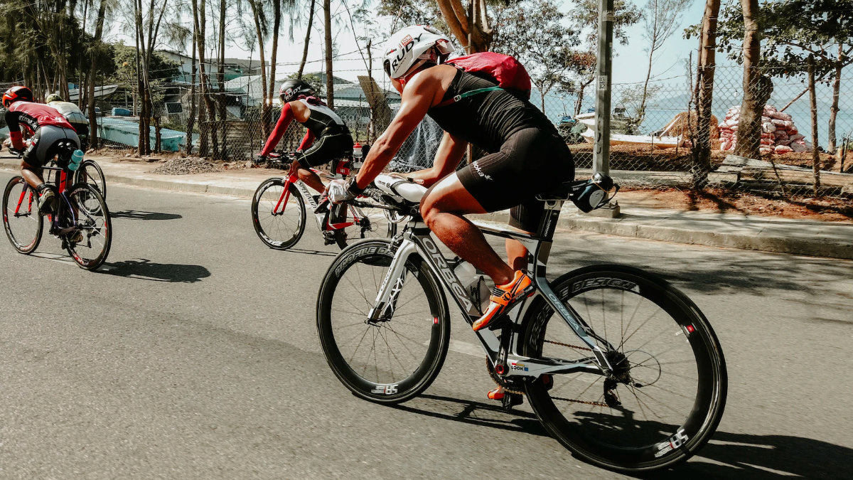 鐵人三項自行車