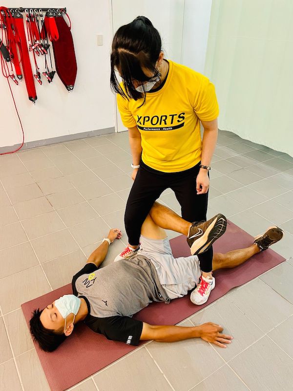 足球-運動伸展-關節肌肉受損-04