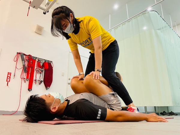 足球-運動伸展-關節肌肉受損-05