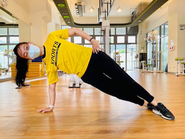 優化核心肌群-側棒式-1