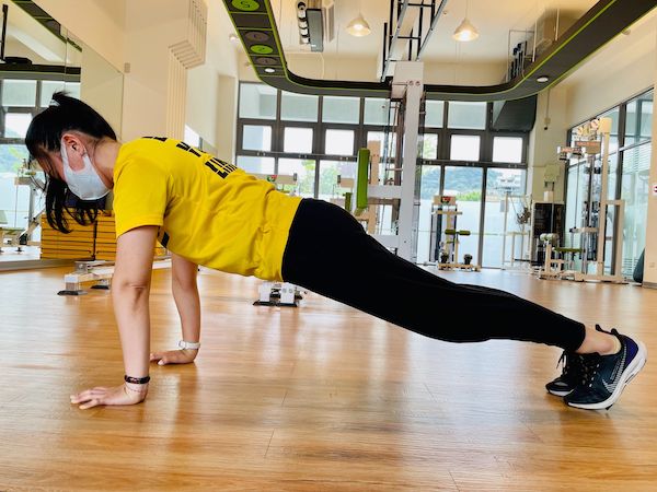 優化核心肌群-棒式-2