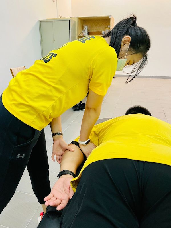 雙人按摩術-肩頸痠痛-3-01