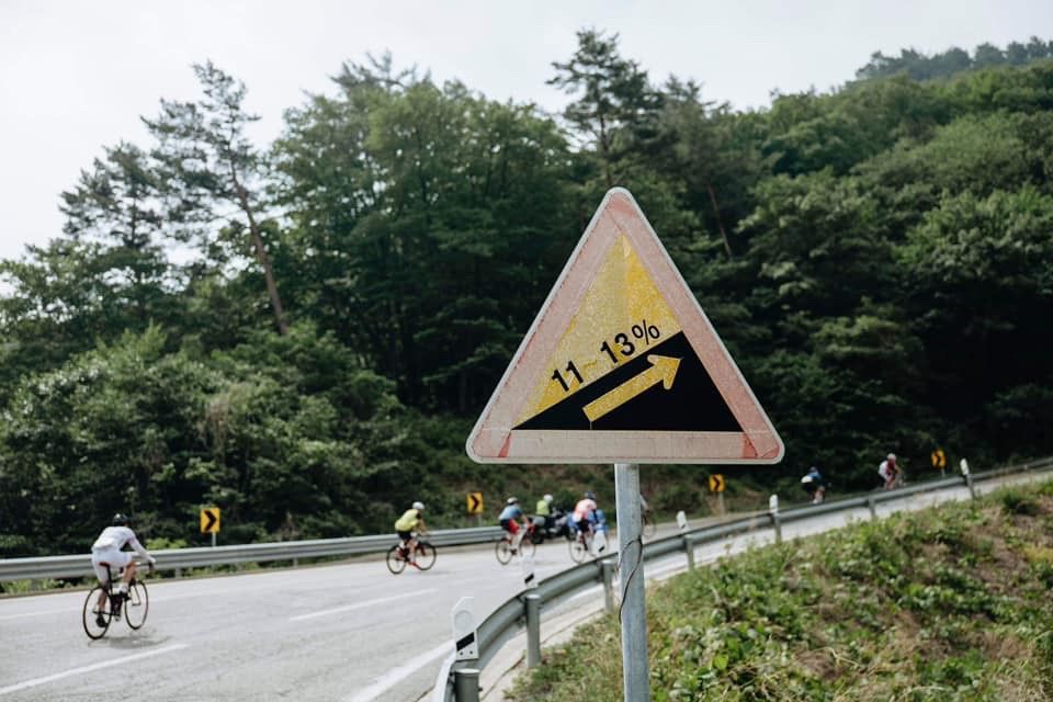 雪嶽山自行車挑戰絕對是韓國最夯的自行車活動，更隸屬<Gran Fondo World Tour>全球長途騎旅挑戰系列之一站，若想體驗GFWT系列的高品質挑戰活動，韓國雪嶽山將是最赤手可熱的選擇。
