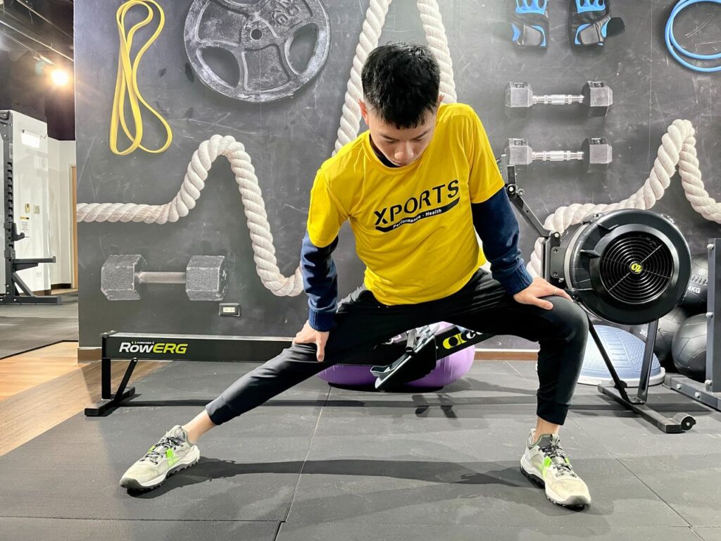 跑步後做收操是為了幫助身體恢復正常狀態，減少跑步帶來的壓力和疲勞。收操可以使肌肉放鬆，促進血液循環，消除乳酸和其他代謝物質，以及預防肌肉和關節的傷害。