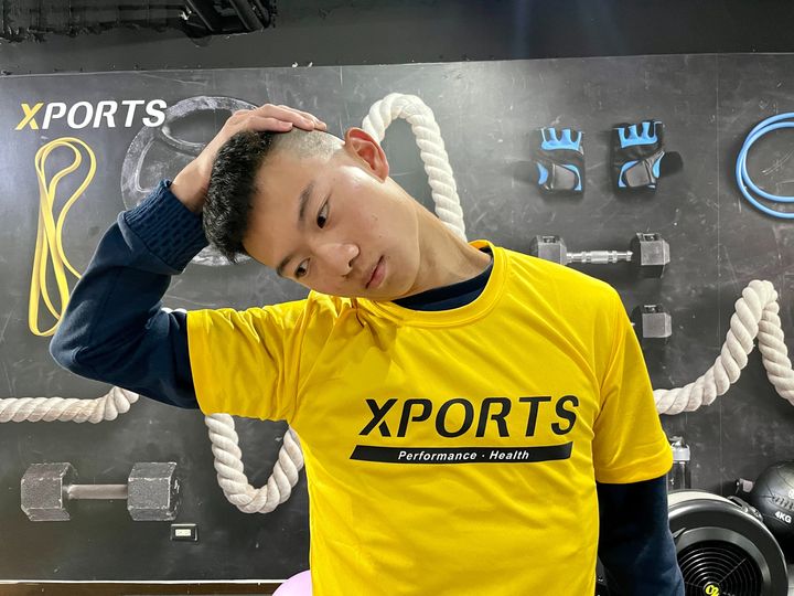 跑步後做收操是為了幫助身體恢復正常狀態，減少跑步帶來的壓力和疲勞。收操可以使肌肉放鬆，促進血液循環，消除乳酸和其他代謝物質，以及預防肌肉和關節的傷害。