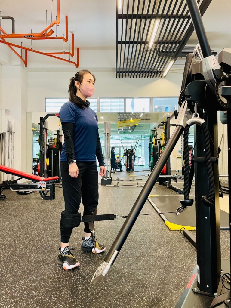 對於肌少症的人來說,常常會感到肌肉無力的狀態。日常生活中的一些動作可能越來越吃力,例如從坐位站立、擰開瓶蓋,甚至在搭乘捷運或公車時無法穩住把手而跌倒。