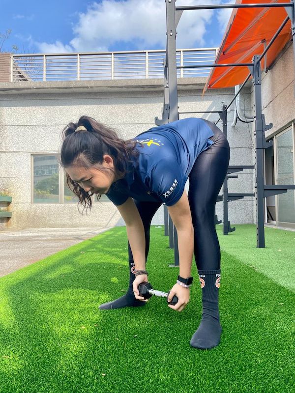 全身性的功能性運動，例如滑板、滑雪和衝浪等板類運動，都需要把重心壓下，依賴核心肌群的平衡和扭轉控板能力。而這些運動常使用到腹內外斜肌，藉此提供力量和維持深層肌肉的穩定性。