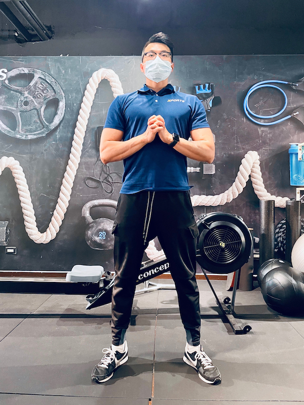 普通人對於重量訓練存在一個誤解,認為需要不斷增加負重才有效。然而如果關節的穩定性尚未達到良好狀態,就得需要先訓練關節的穩定性,以及確保運動軌道的正確範圍,這樣才能事半功倍,簡劭受傷的機率。