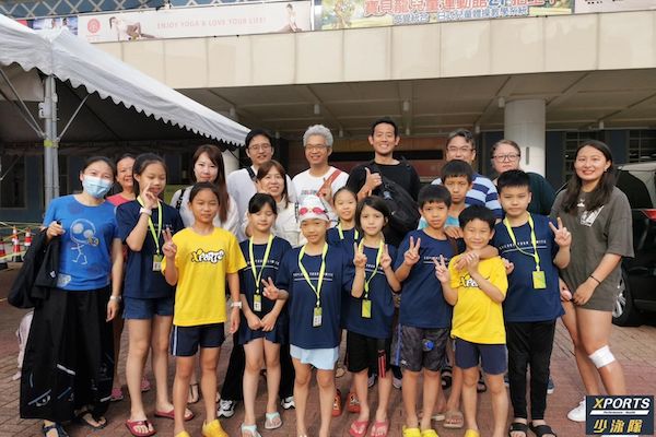 大多數家長渴望聘請名氣很大的明星游泳教練，但這並不代表他們一定是出色的教師。明星選手之所以能獲得優秀的成績，是因為他們投入大量的訓練時間，其角色為「接受者」，按照教練提供的課表進行練習。